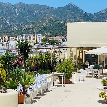 Apartment On The First Line Of The Sea With A View And Free Parking Marbella Exterior photo
