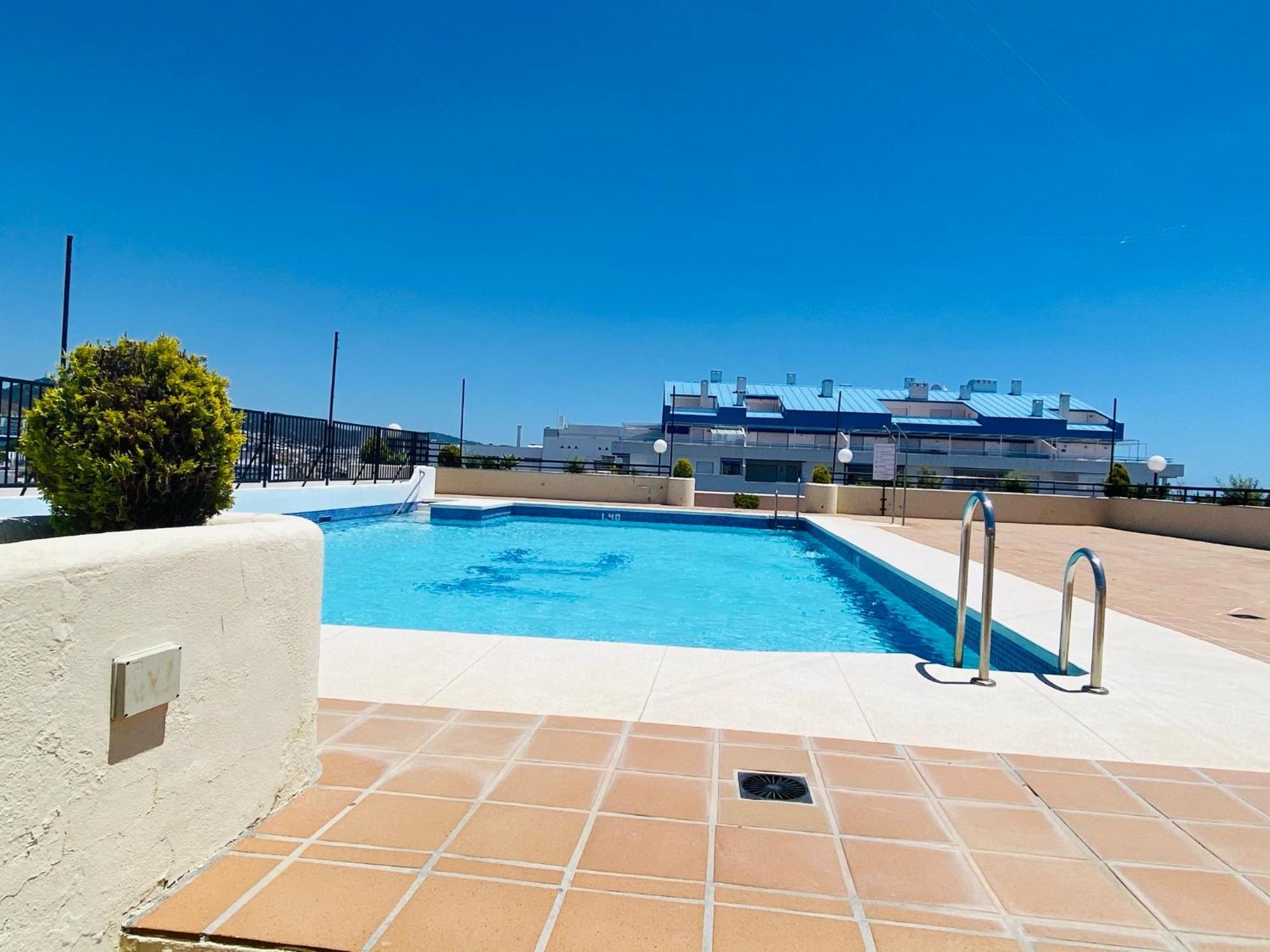 Apartment On The First Line Of The Sea With A View And Free Parking Marbella Exterior photo